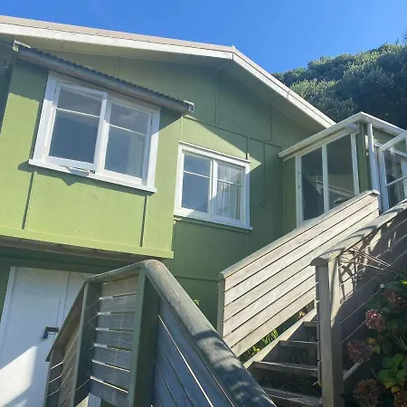 Toad Hall Baylys Beach Exterior photo